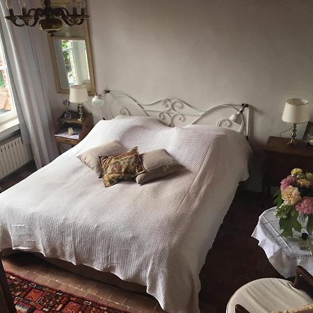 Le Bocage Fleuri Bed & Breakfast มงส์ ภายนอก รูปภาพ